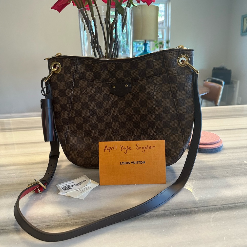 AUTHENTIC Louis Vuitton Southbank Besace Crossbody Bag NEW WITH TAGS!! - Picture 2 of 11